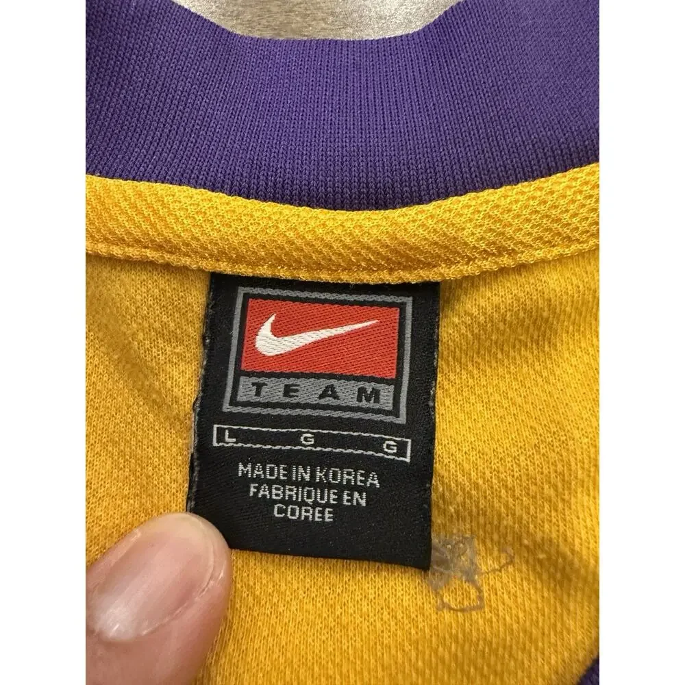 Vintage Nike Yellow NBA Los Angeles Lakers Basketball Short Sleeve Jersey Size L